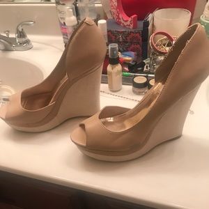 Nude Jennifer Lopez wedges